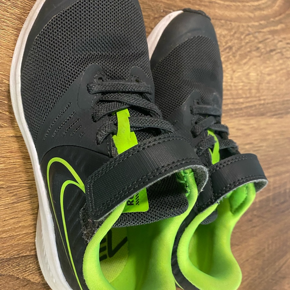 NIKE Boys Running Shoes 13C